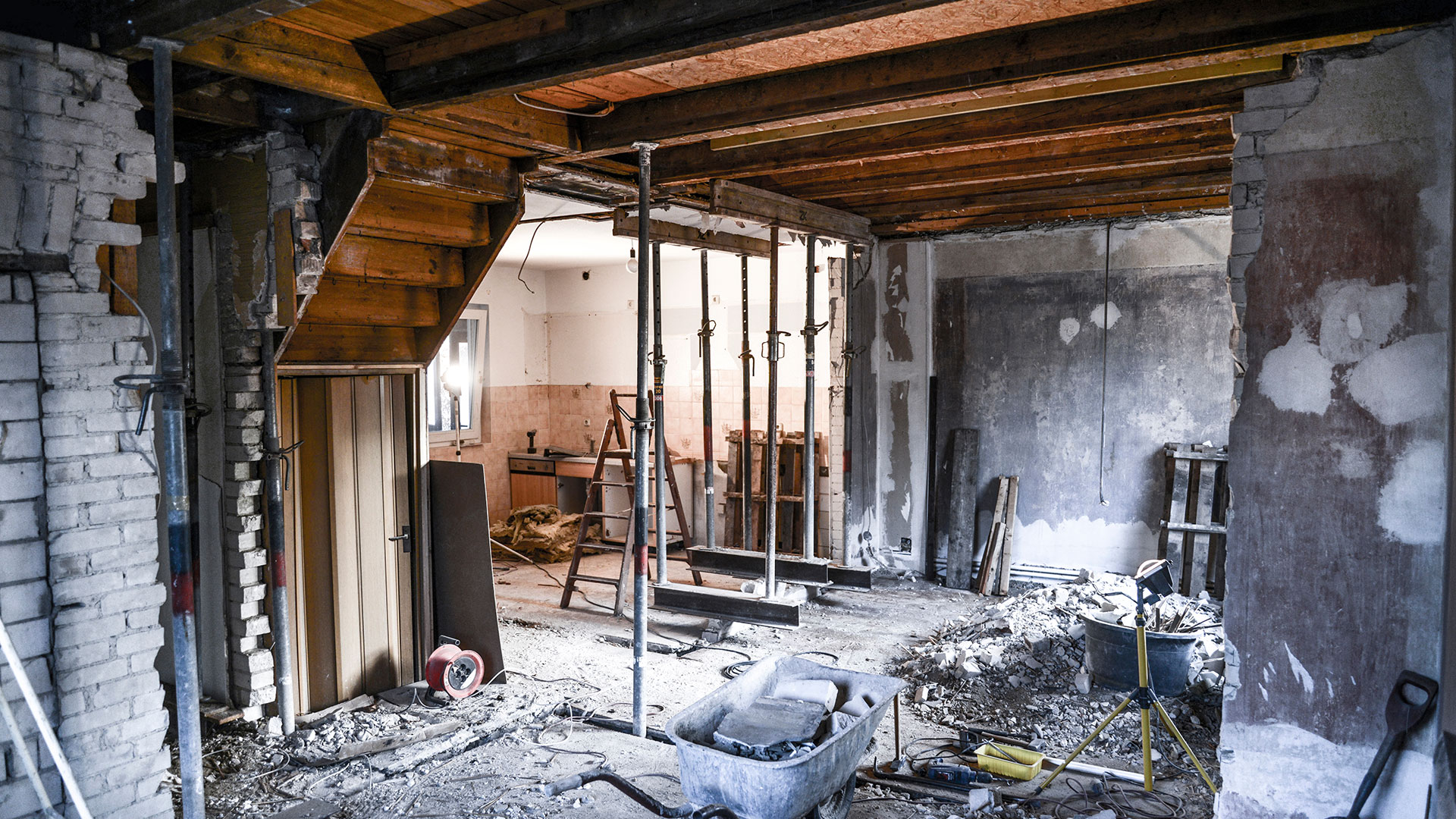 Renovierungs- bzw. Sanierungsbedürftiger Raum